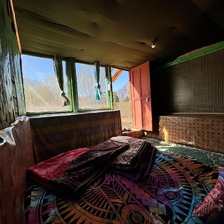 Hippy Hyde Kalga Hotel Kalgha Buitenkant foto