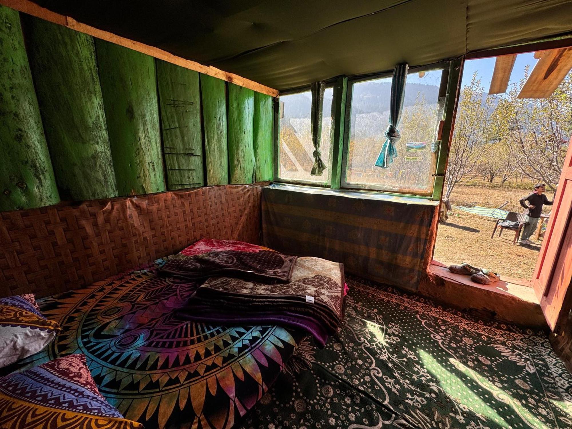 Hippy Hyde Kalga Hotel Kalgha Buitenkant foto